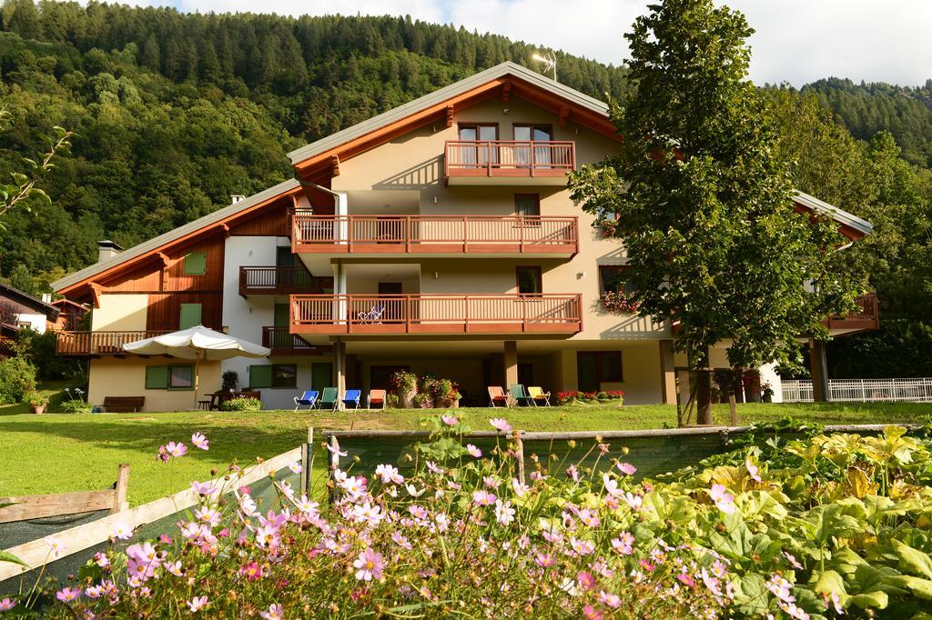 梅扎纳La Casa Al Noce公寓式酒店 外观 照片