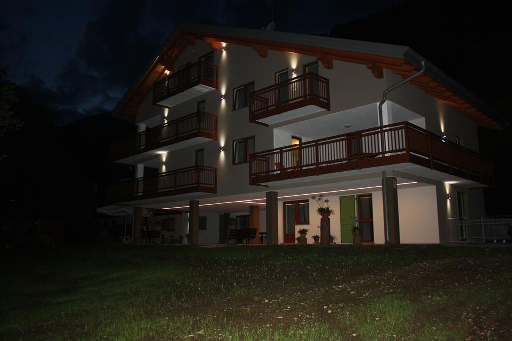 梅扎纳La Casa Al Noce公寓式酒店 外观 照片